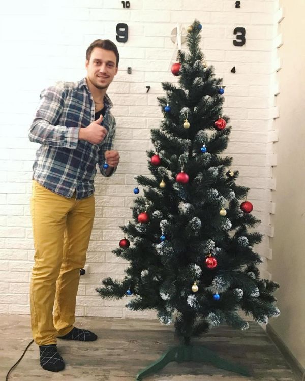 Искусственная ель КАРПАТСКАЯ с белыми кончиками 150 см