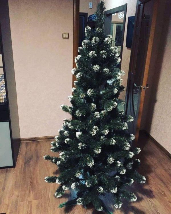 Искусственная ель КАРПАТСКАЯ с белыми кончиками 220 см