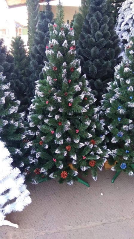 Искусственная ель РОЖДЕСТВЕНСКАЯ с белыми кончиками, шишками и калиной красной 150 см