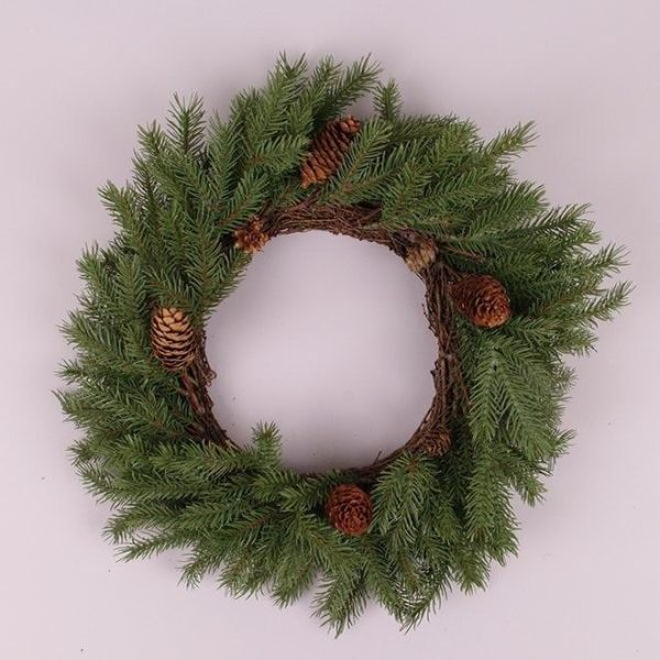 Венок из искусственной хвои с шишками 45 см. 75904