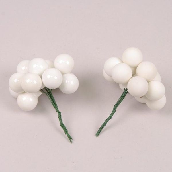 Кульки скляні 2,5 см. білі (12 пучків-144 кульки)