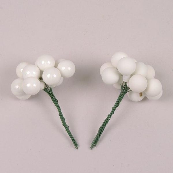 Кульки скляні 2 см. білі (12 пучків-144 кульки)